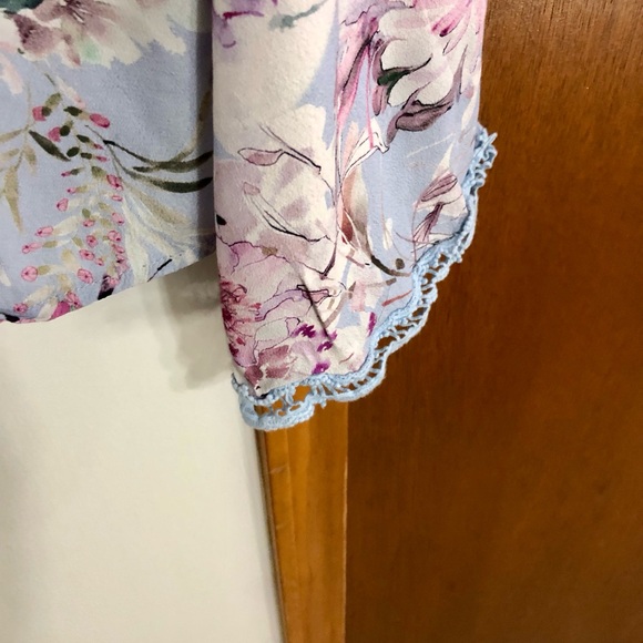 Floral V-Neck Women's Top - Picture 2 of 3